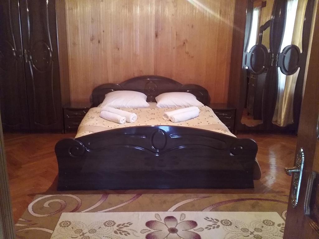 Guest House Anisa Birkiani ภายนอก รูปภาพ