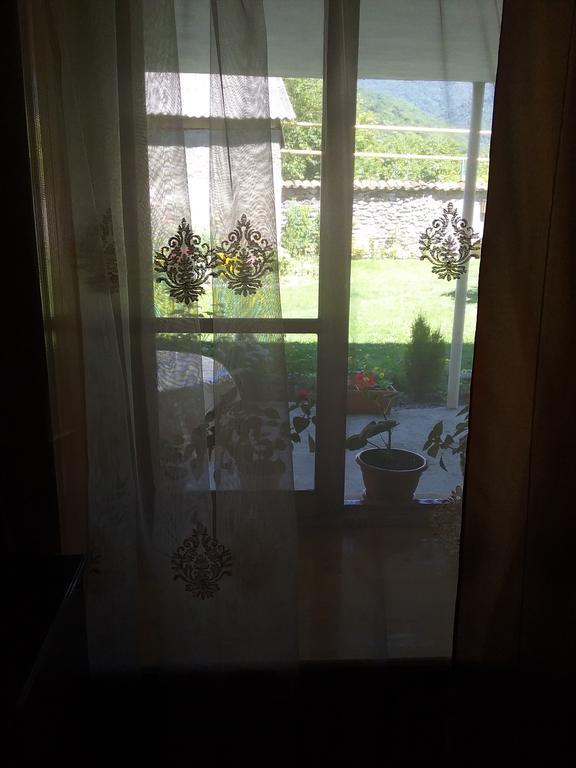 Guest House Anisa Birkiani ภายนอก รูปภาพ