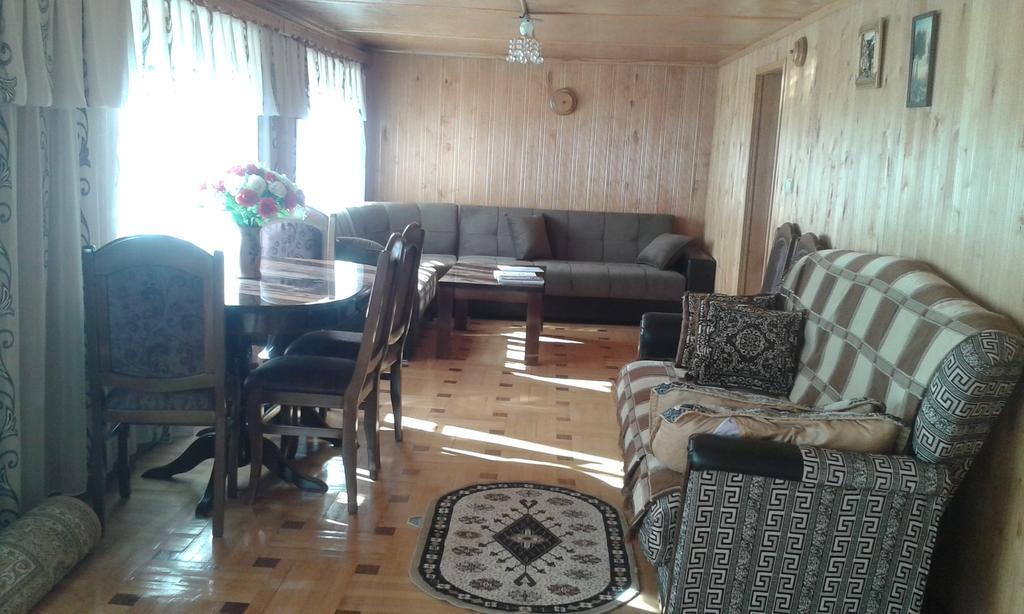 Guest House Anisa Birkiani ภายนอก รูปภาพ