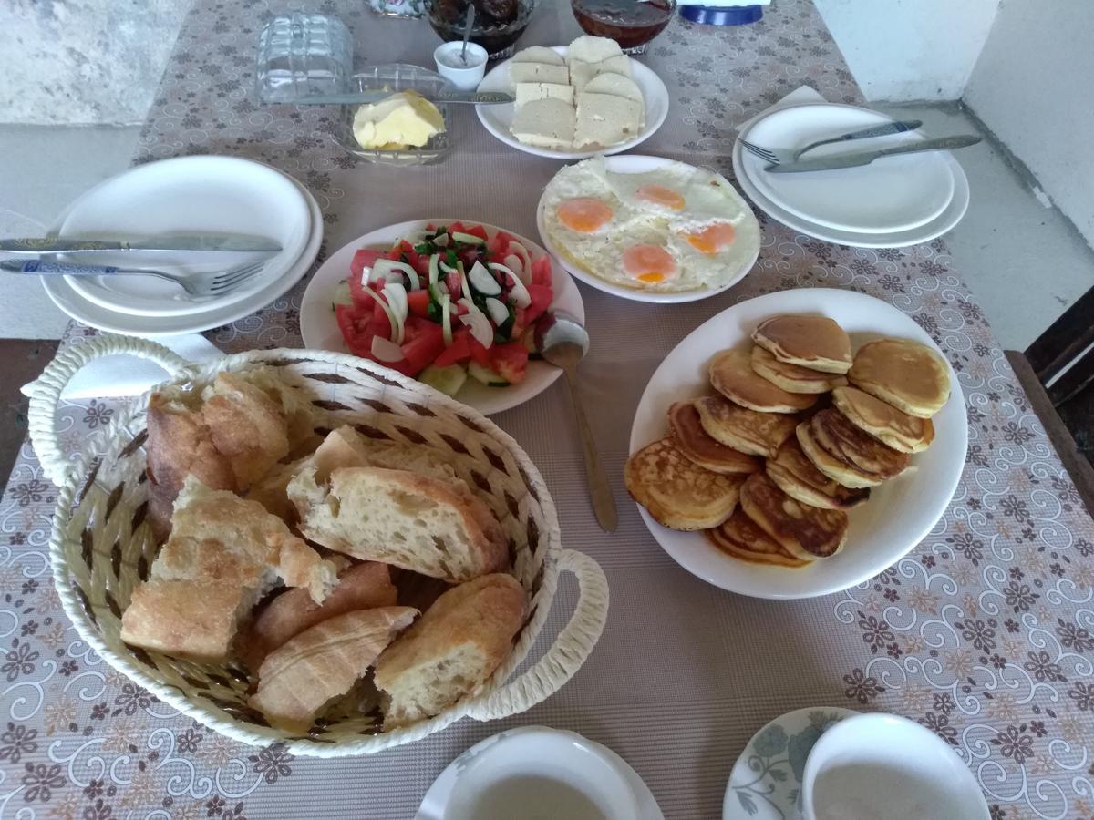 Guest House Anisa Birkiani ภายนอก รูปภาพ